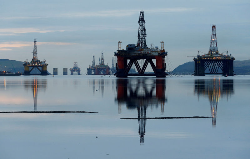 © Reuters. FILE PHOTO: Drilling rigs in the Cromarty Firth near Invergordon, Scotland