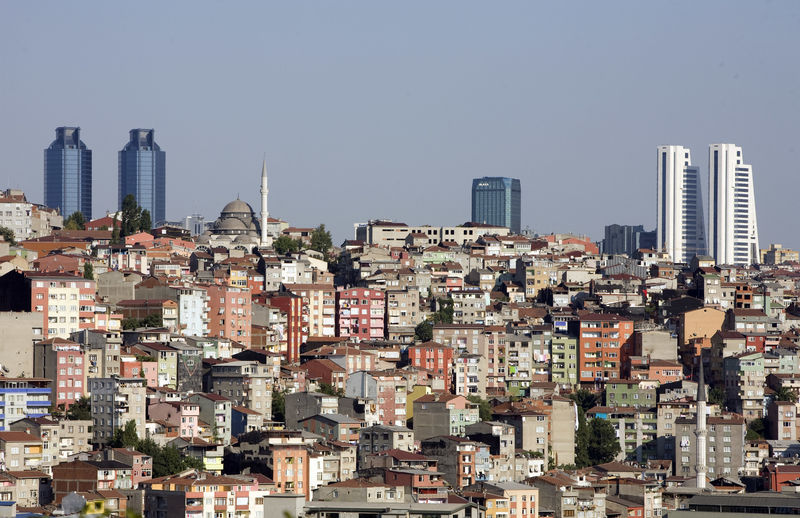 Turkish unemployment surges to 13.5 percent, highest in nine years