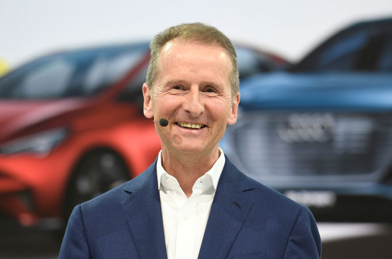 © Reuters. FILE PHOTO: Herbert Diess, CEO of German carmaker Volkswagen at the annual news conference in Wolfsburg