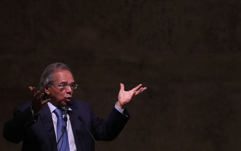 © Reuters. Ministro da Economia, Paulo Guedes, fala durante seminário no Rio de Janeiro