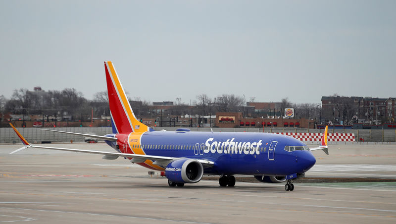 © Reuters. FILE PHOTO: A Southwest Airlines Co. Boeing 737 MAX 8 aircraft taxis at Midway International Airport in Chicago
