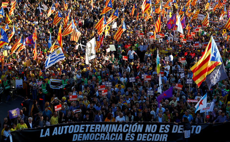 © Reuters. Miles de separatistas catalanes protestan en Madrid contra el juicio del 1-O