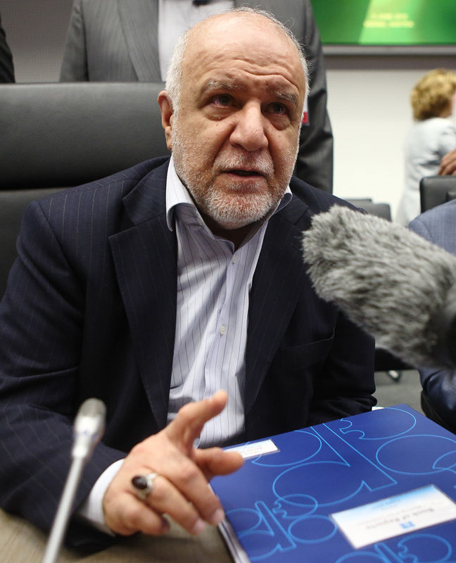 © Reuters. موقع وزارة النفط الإيرانية: وزير النفط يتهم أمريكا بإثارة التوترات في السوق