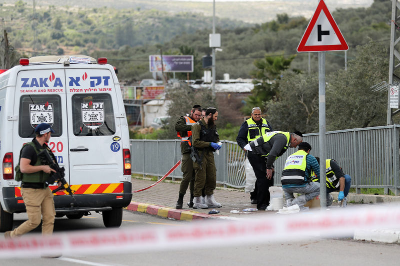 © Reuters. مستشفى: وفاة حاخام إسرائيلي متأثرا بإصابته في هجوم فلسطيني