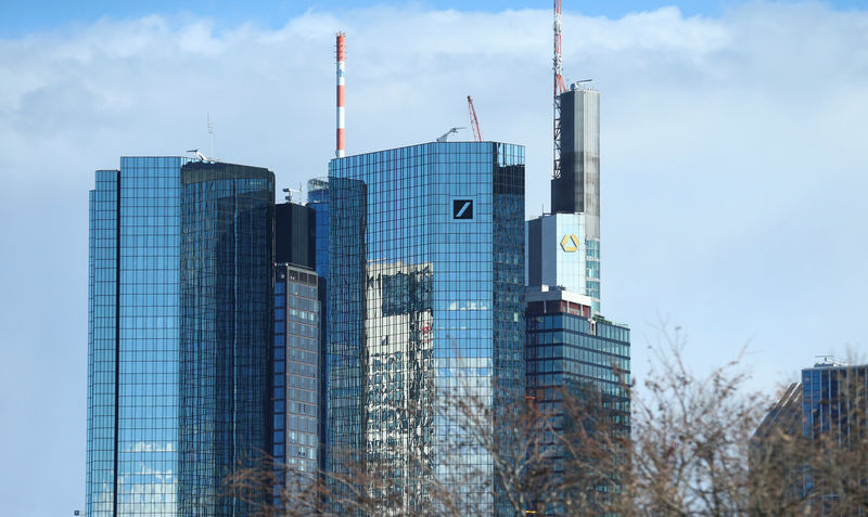 © Reuters. Outside view of the Deutsche Bank and the Commerzbank headquarters in Frankfurt