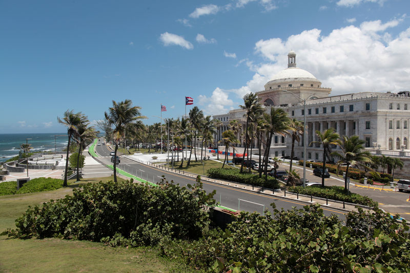 © Reuters. FILE PHOTO: The Capitol building is seen in San Juan