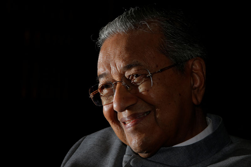 © Reuters. رئيس وزراء ماليزيا: بعض الكيانات المملوكة للدولة قد يتم إدراجها