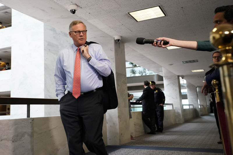 © Reuters. Senate Intelligence Committee Chairman Burr arrives inside Hart Senate Office Building in Washington