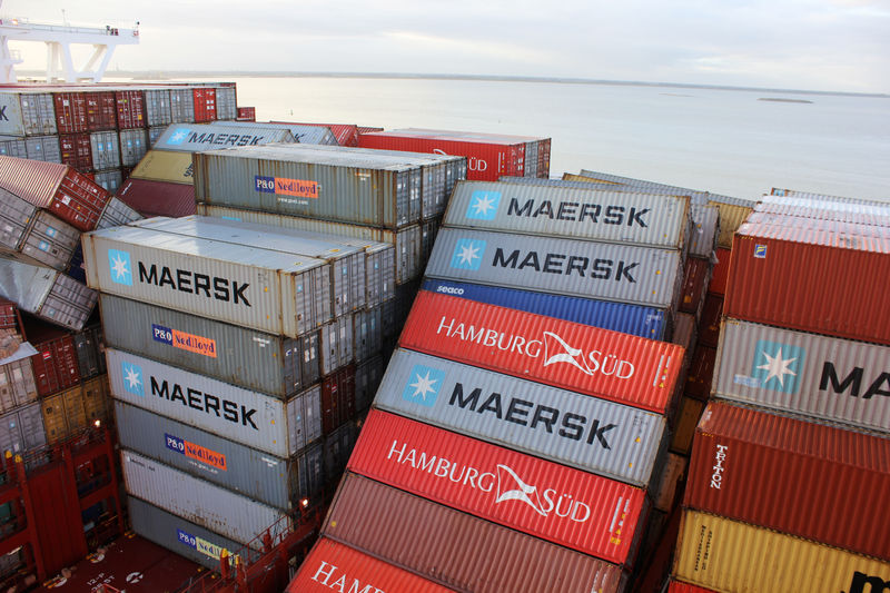 © Reuters. A handout photo made available by the Havariekommando shows the container ship MSC ZOE