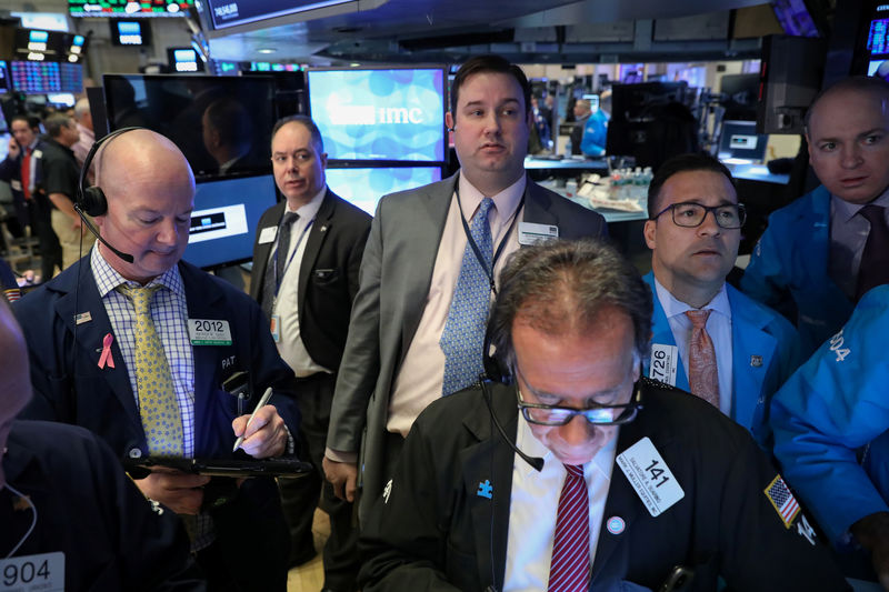 © Reuters. الأسهم الأمريكية تفتح مرتفعة توقعا لهدنة من مجلس الاحتياطي