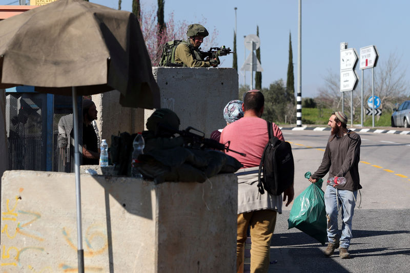 © Reuters. القوات الإسرائيلية تقتل فلسطينيا يشتبه في أنه نفذ هجوما داميا