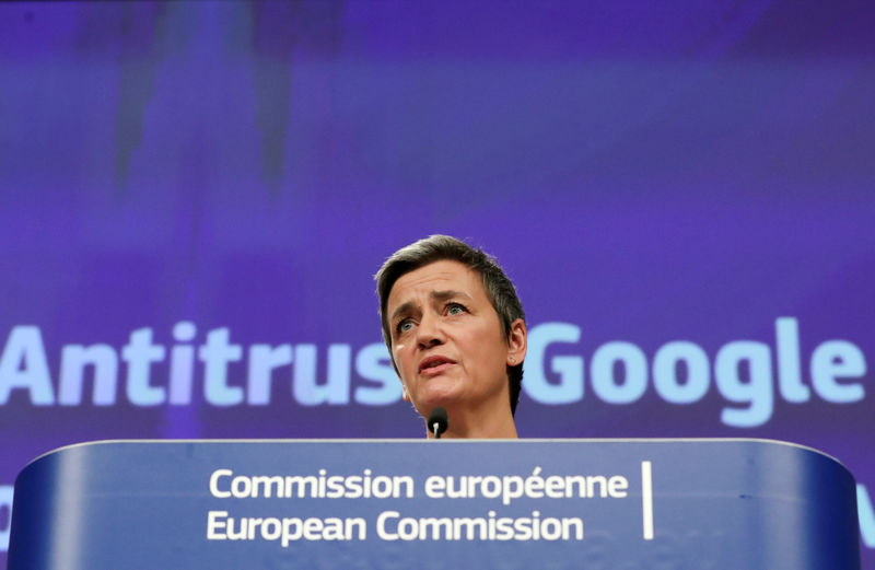 © Reuters. Magrethe Vestager, comissária de questões concorrenciais da UE, falando com imprensa na sede da Comissão Europeia em Bruxelas.