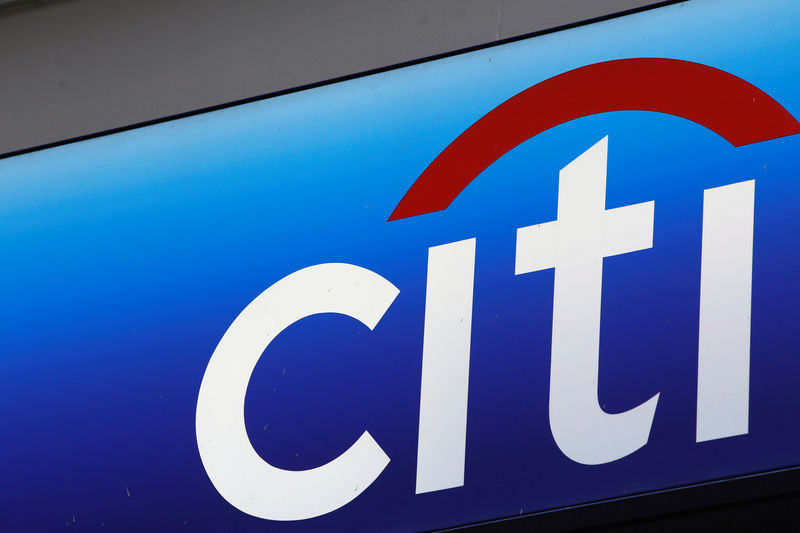 © Reuters. FILE PHOTO: A Citibank sign on bank branch in midtown Manhattan in New York