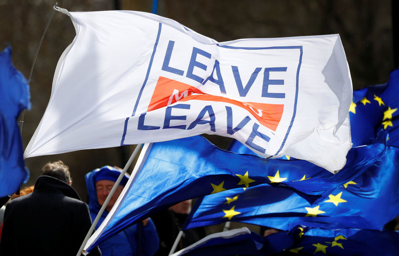 © Reuters. Londres dice que la UE podría celebrar una cumbre de emergencia para retrasar el Brexit con condiciones