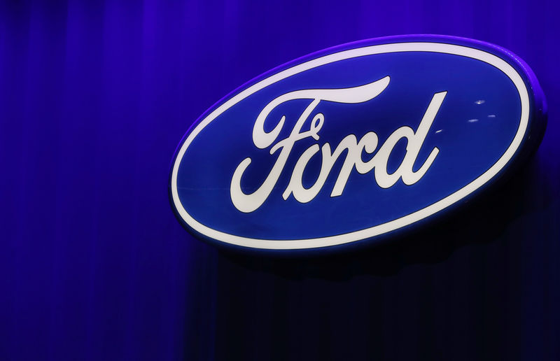 © Reuters. FILE PHOTO: Ford logo is seen at the North American International Auto Show in Detroit, Michigan