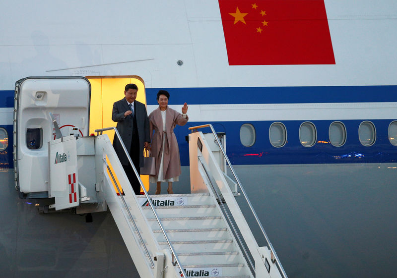 © Reuters. الرئيس الصيني يصل إلى إيطاليا ومن المنتظر أن يوقع اتفاق الحزام والطريق