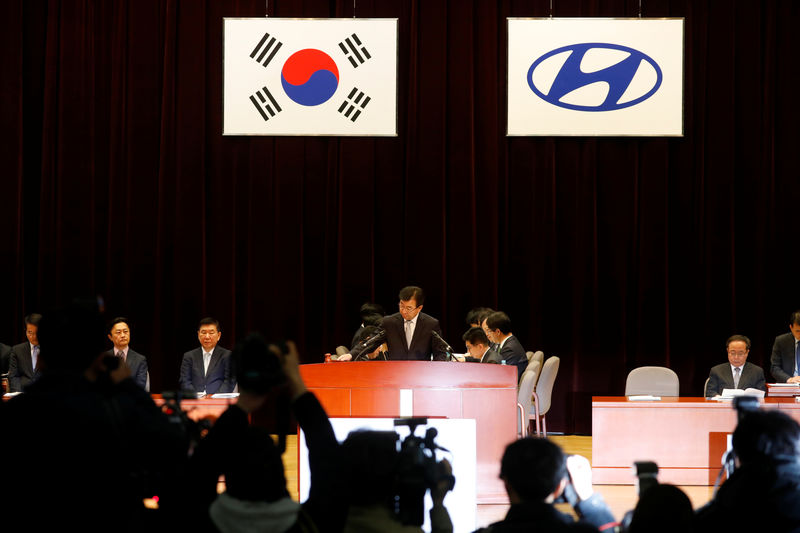 © Reuters. Lee Won-hee, President and Chief Executive Officer at Hyundai Motor presides over a general shareholders' meeting in Seoul
