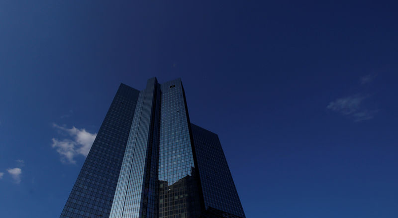 © Reuters. The headquarters of the Deutsche Bank is pictured in Frankfurt