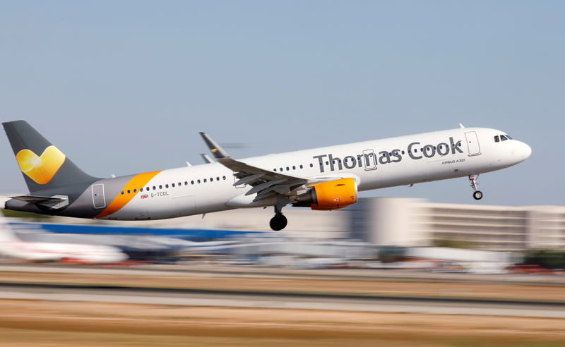 © Reuters. FILE PHOTO: A Thomas Cook Airbus A321 airplane takes off at Palma de Mallorca