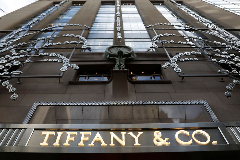 © Reuters. FILE PHOTO: The outside of Tiffany & Co's flagship store on Fifth Avenue is seen in New York City