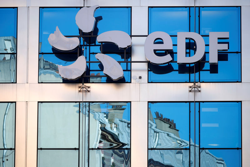 © Reuters. The logo of EDF is seen on the French state-controlled utility EDF's headquarters in Paris