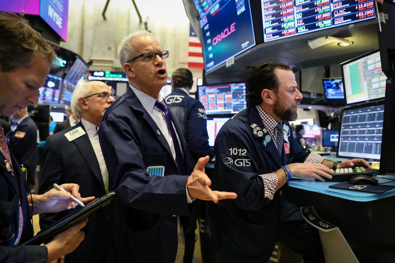 © Reuters. Traders trabalhando na NYSE em Nova York
