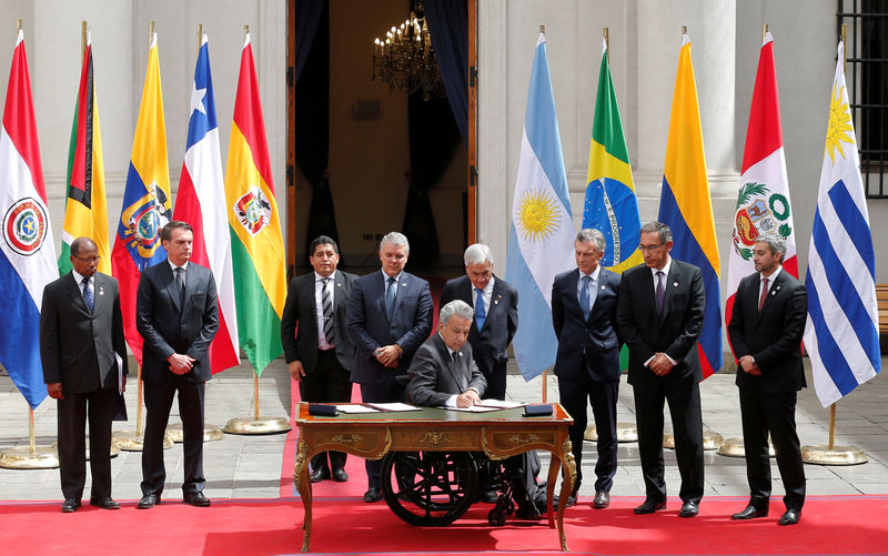 © Reuters. Presidents attend the Prosur summit, at the presidential palace La Moneda, in Santiago