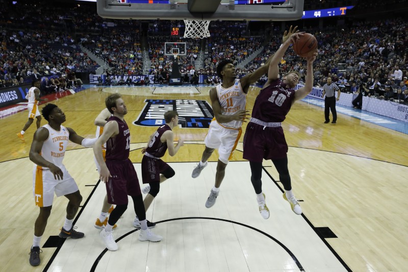 © Reuters. NCAA Basketball: NCAA Tournament-Colgate Raiders vs the Tennessee Volunteers