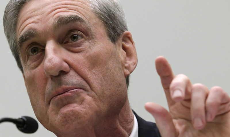 © Reuters. FILE PHOTO: FBI Director Mueller testifies on Capitol Hill in Washington
