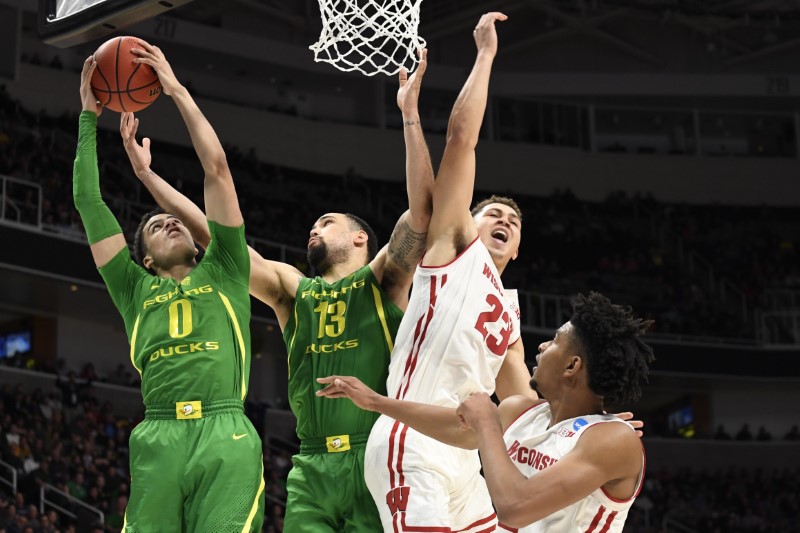 © Reuters. NCAA Basketball: NCAA Tournament-First Round-Oregon vs Wisconsin