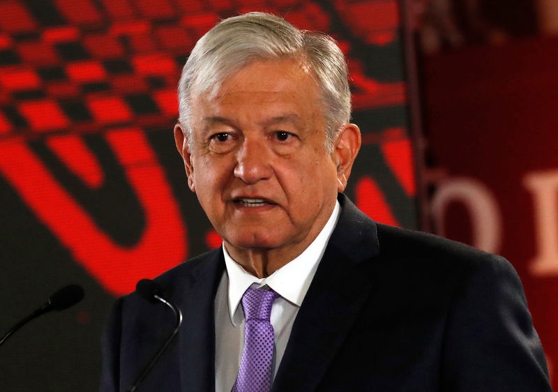 © Reuters. FILE PHOTO:  Mexico's President Andres Manuel Lopez Obrador speaks to the media during a news conference to announce a plan to strengthen finances of state oil firm Pemex, at the National Palace in Mexico City