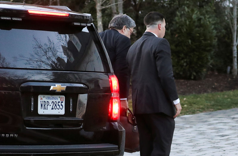 © Reuters. U.S. Attorney General Barr arrives home after receiving report from Special Counsel Robert Mueller in McLean,