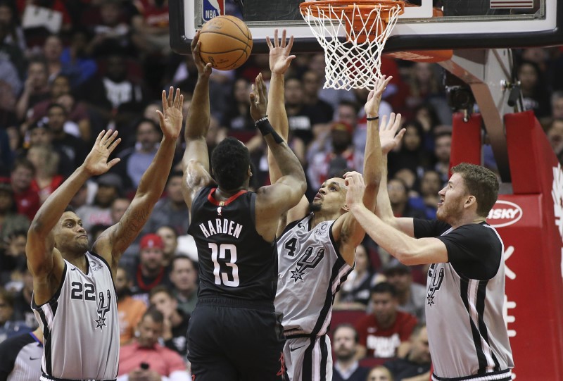 © Reuters. NBA: San Antonio Spurs at Houston Rockets