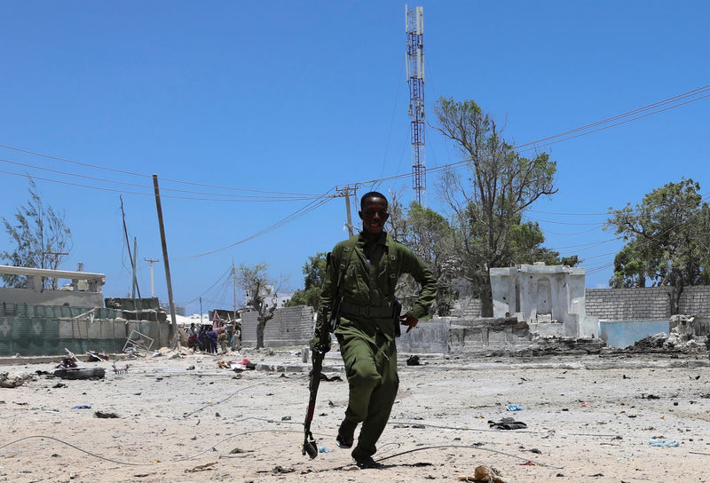 © Reuters. أربعة قتلى على الأقل في هجوم للشباب بالعاصمة الصومالية مقديشو