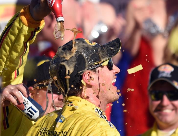 © Reuters. NASCAR: Pennzoil 400 presented by Jiffy Lube