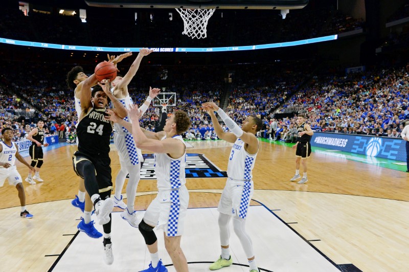 © Reuters. NCAA Basketball: NCAA Tournament-Second Round-Wofford vs Kentucky