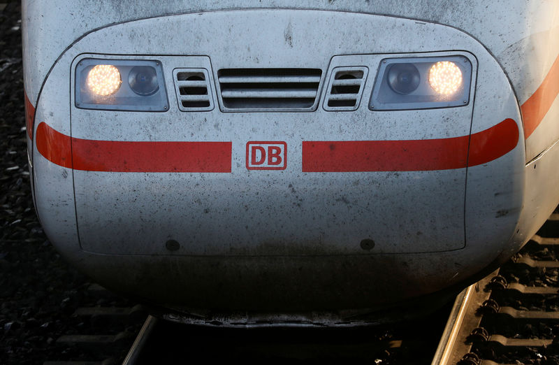 © Reuters. FILE PHOTO: The front of a German railway Deutsche Bahn AG ICE high speed train is seen at the train station in Hanau