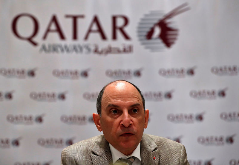 © Reuters. FILE PHOTO:  Akbar Al Baker, Qatar Airways CEO, talks to media during a roundtable conference in New Delhi