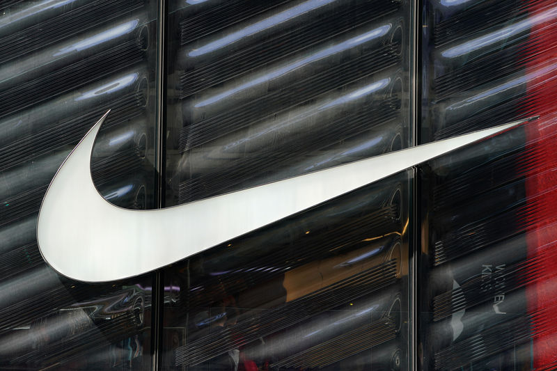 © Reuters. The Nike swoosh logo is seen outside the store on 5th Ave in New York