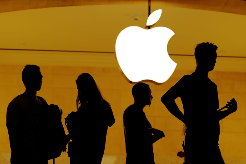 © Reuters. Apple invita a Hollywood a Silicon Valley para enseñar en exclusiva su propuesta TV
