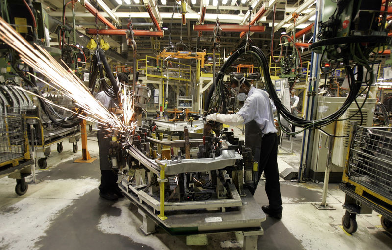 © Reuters. Linha de produção em indústria automotiva em Camaçari (BA)