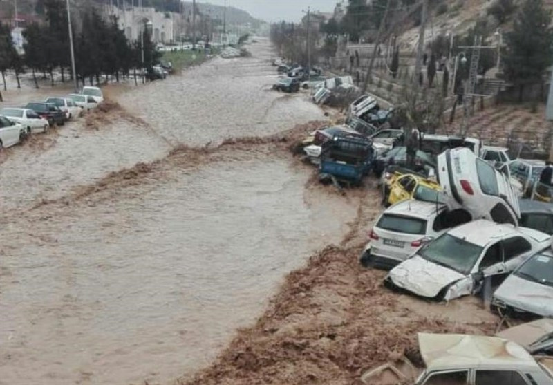 © Reuters. موقع رسمي: خطوط أنابيب النفط الإيرانية لم تضرر من الأمطار والفيضانات