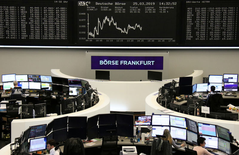 © Reuters. El gráfico del índice de precios de las acciones en Alemania, DAX, se muestra en la Bolsa de Fráncfort