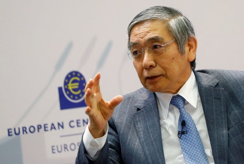 © Reuters. El gobernador del Banco de Japón, Haruhiko Kuroda, asiste a la Conferencia de Comunicaciones de Bancos Centrales del BCE en Fráncfort