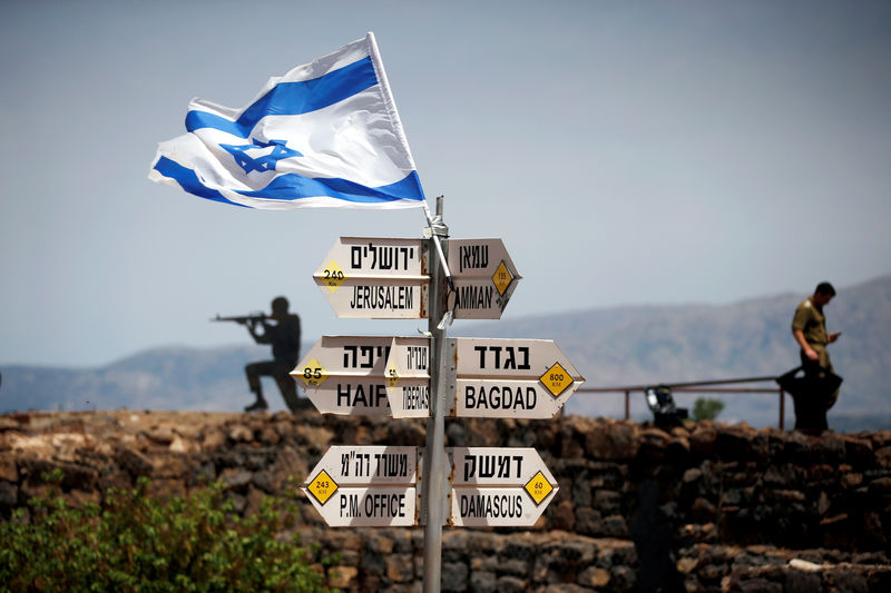 © Reuters. Países Golfo Pérsico e Irán rechazan reconocimiento EEUU sobre soberanía israelí de Altos del Golán