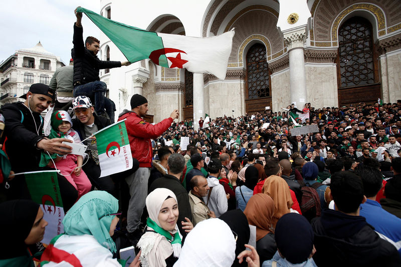© Reuters. تلفزيون: المجلس الدستوري الجزائري يعقد اجتماعا خاصا بشأن بوتفليقة