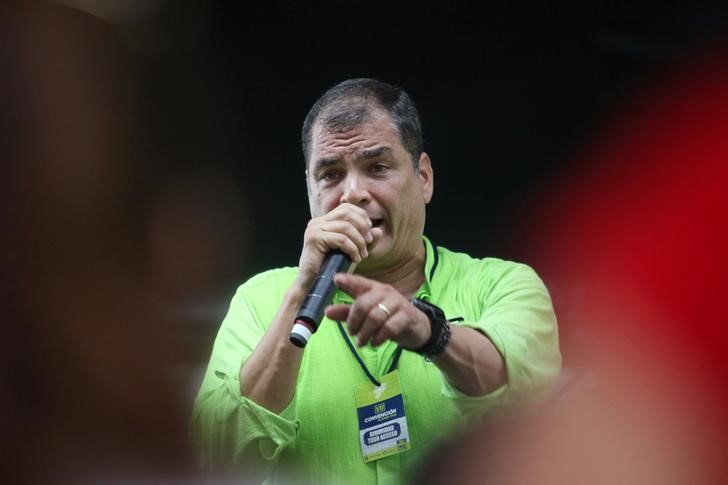 © Reuters. Foto de archivo del expresidente de Ecuador Rafael Correa en un acto político en Esmeraldas