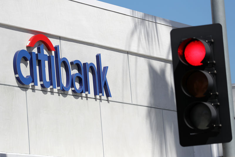 © Reuters. A Citibank branch is seen in Santa Monica