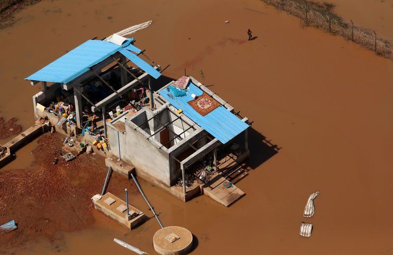 © Reuters. Casas destruídas pelo ciclone Idai em Buzi, perto de Beira, em Moçambique