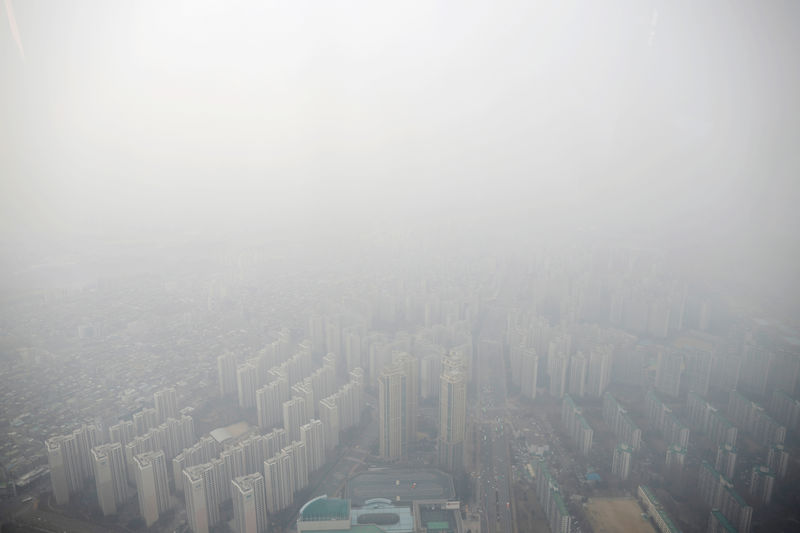 © Reuters. مدن آسيا الكبرى بحاجة لتحسين استخدام الطاقة لمواجهة المخاطر البيئية